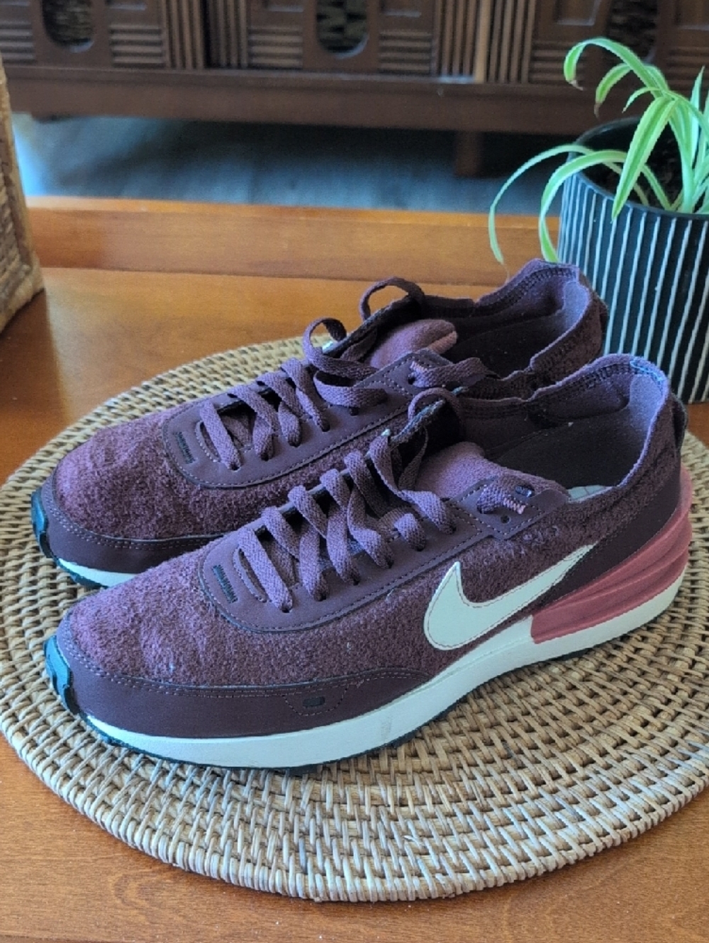 Nike Women's Maroon Pink Waffle-Style Sneaker - Picture 6 of 6
